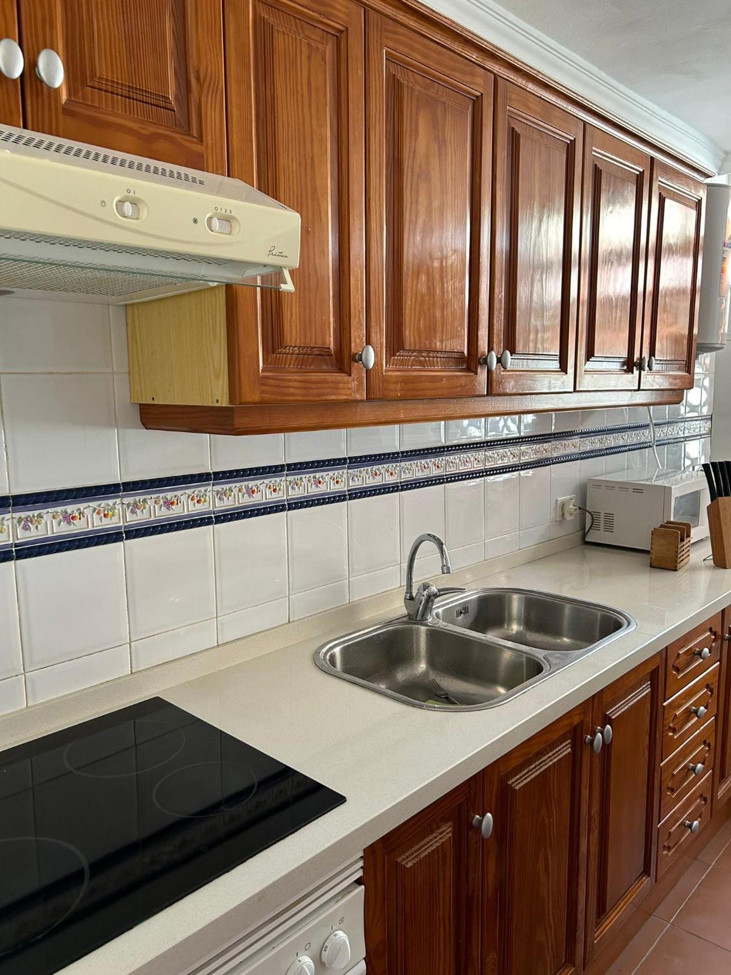 Prime Beachfront Location, Free Parking, Steps To The Sand Лос Кристианос Экстерьер фото